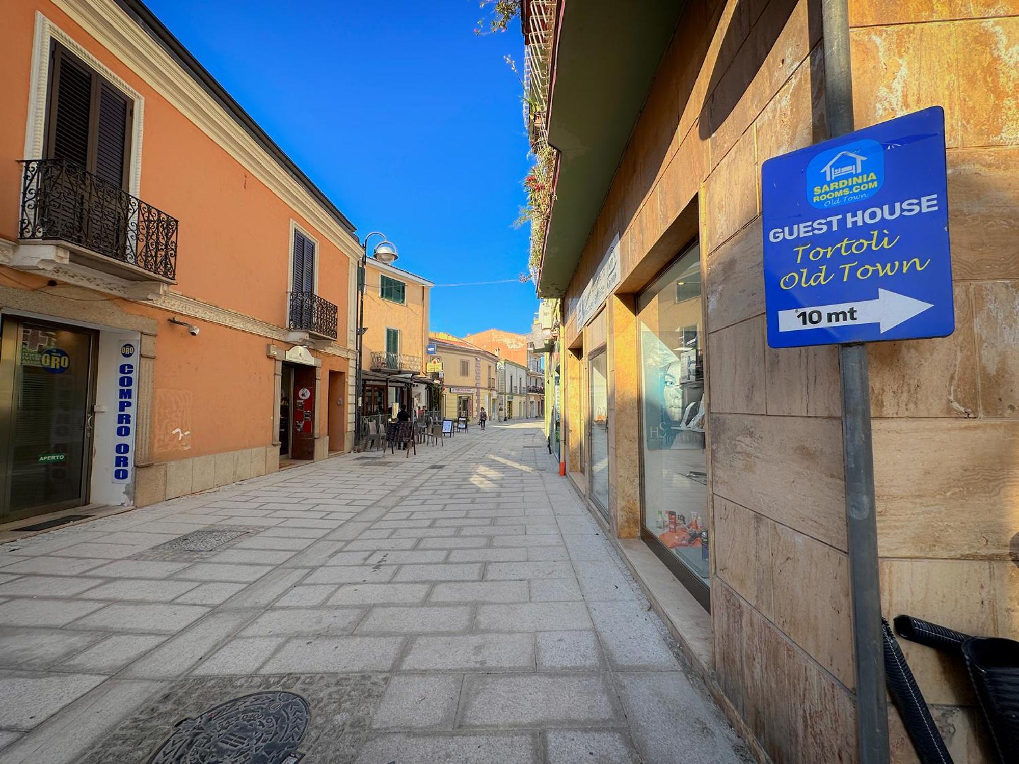 Sardiniarooms Tortoli Old Town Exterior photo